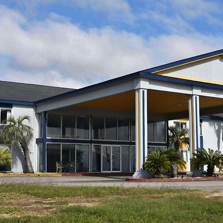 Super 8 By Wyndham Biloxi Motel Exterior photo