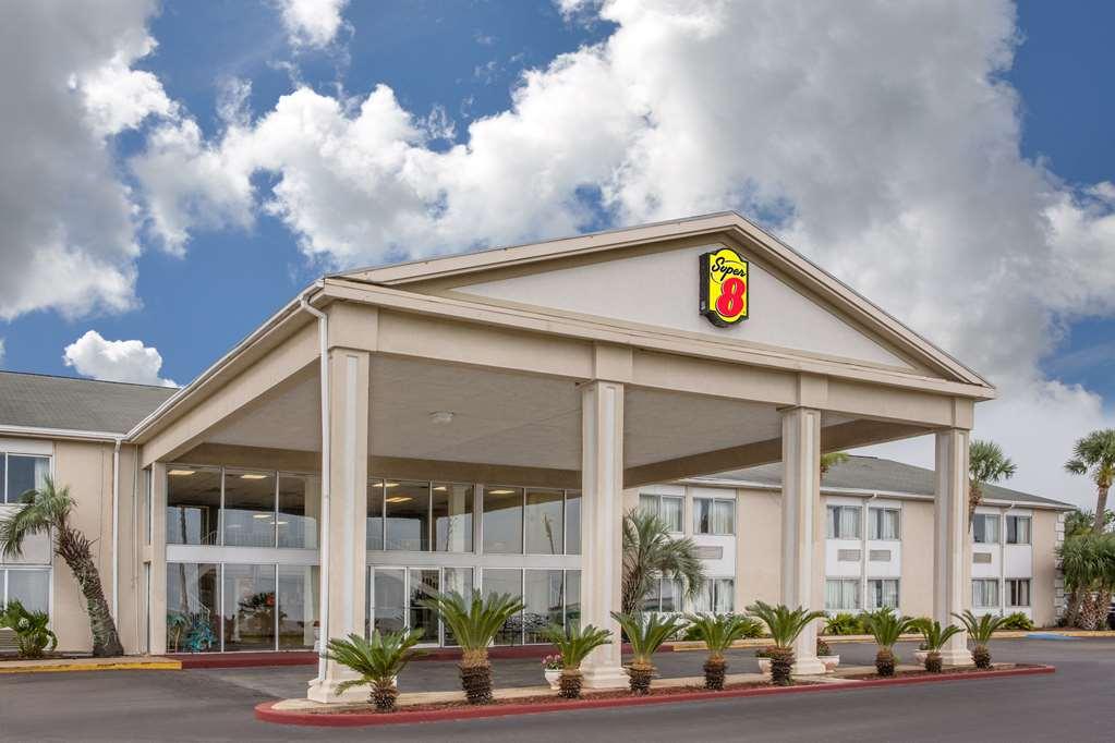 Super 8 By Wyndham Biloxi Motel Exterior photo