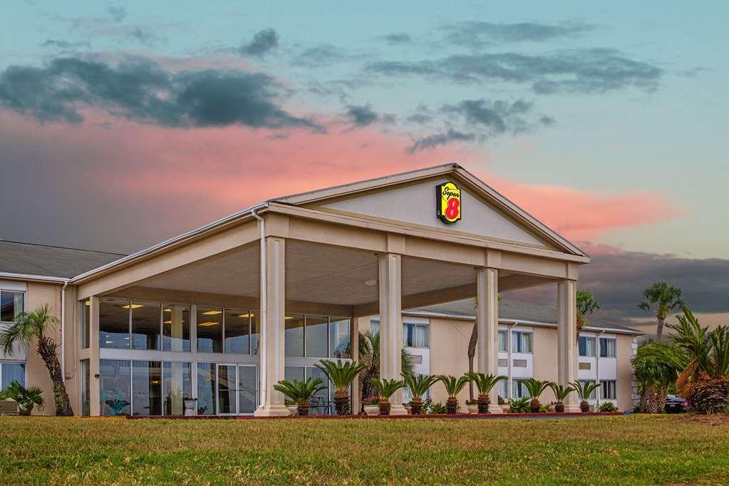 Super 8 By Wyndham Biloxi Motel Exterior photo