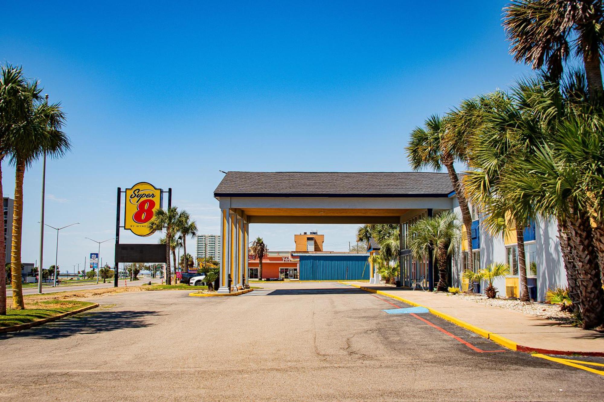 Super 8 By Wyndham Biloxi Motel Exterior photo