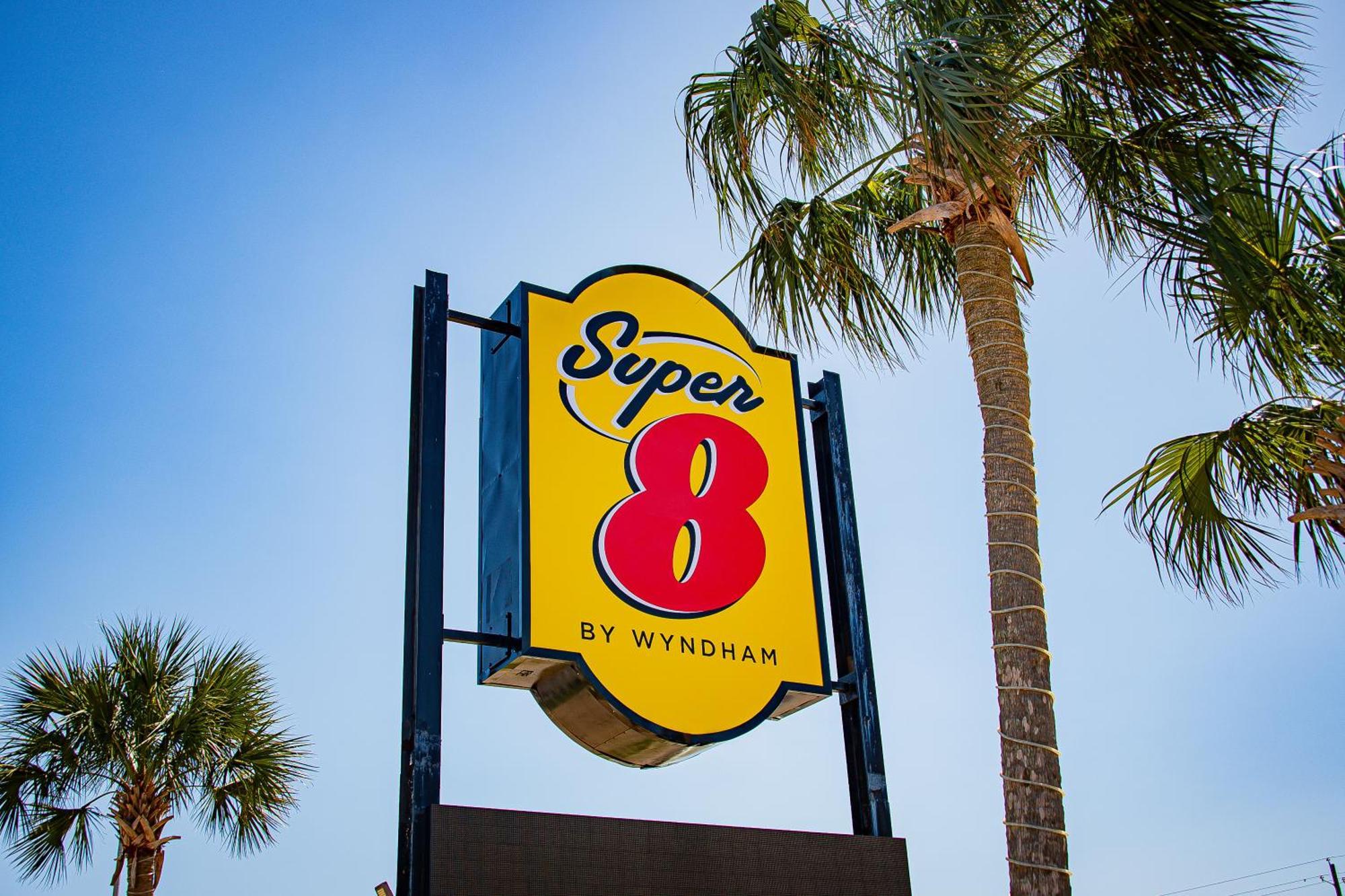 Super 8 By Wyndham Biloxi Motel Exterior photo