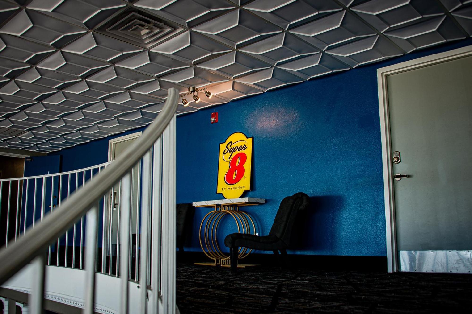Super 8 By Wyndham Biloxi Motel Exterior photo